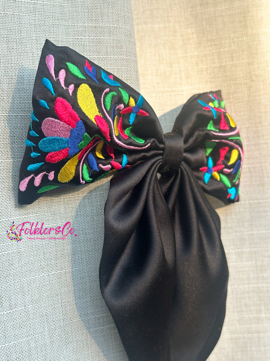 Black Folklorica Bow
