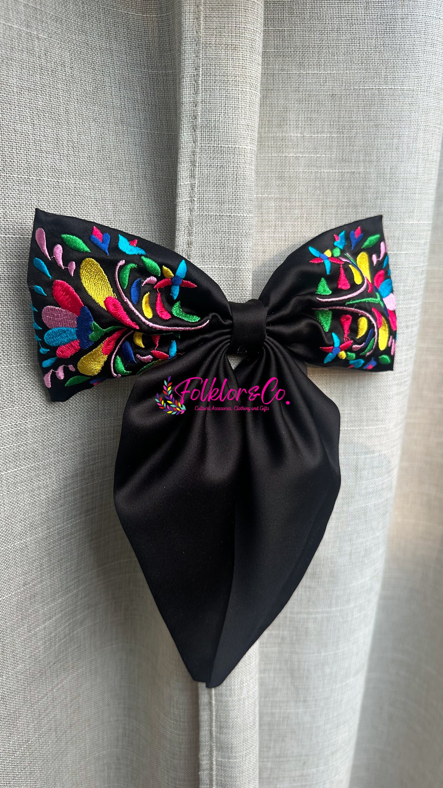 Black Folklorica Bow