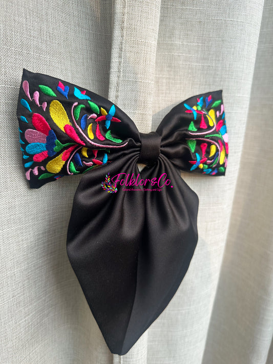 Black Folklorica Bow